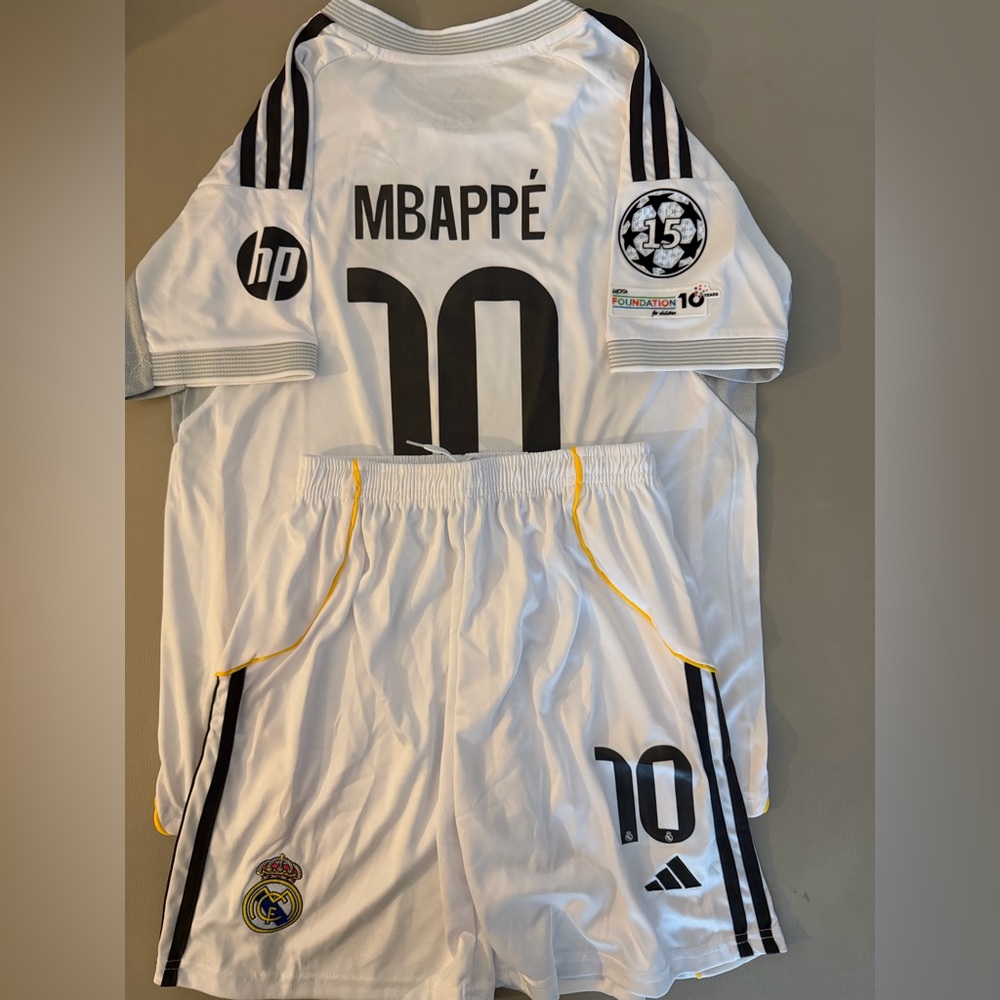 Mbappe Madrid jersey kids set